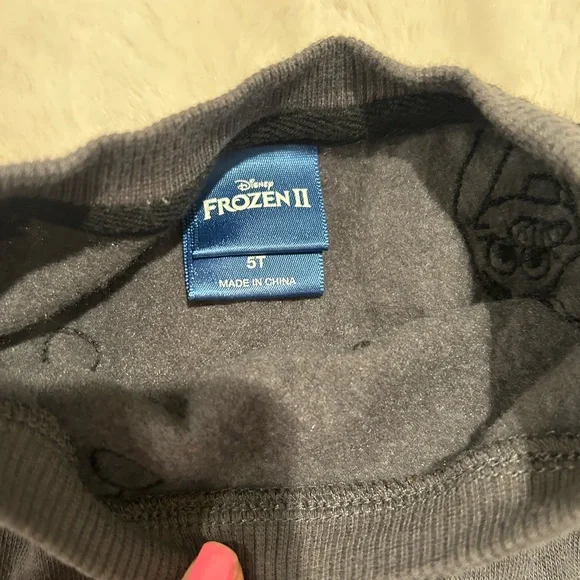 Disney Frozen Olaf sweatshirt - Picture 4 of 8